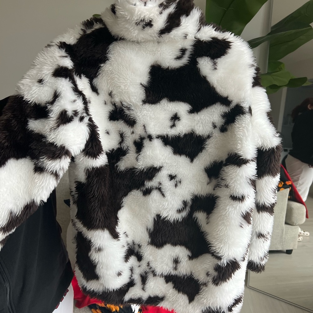 Cow print jacket - Picture 2 of 3